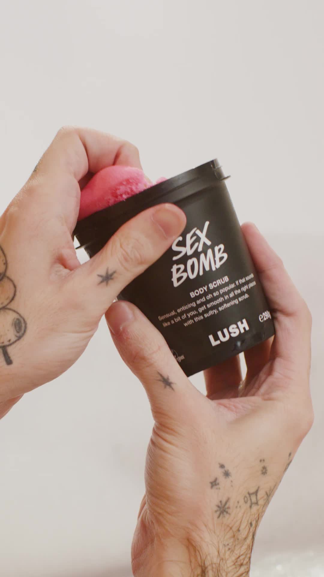 Sex Bomb Body Scrub by LUSH