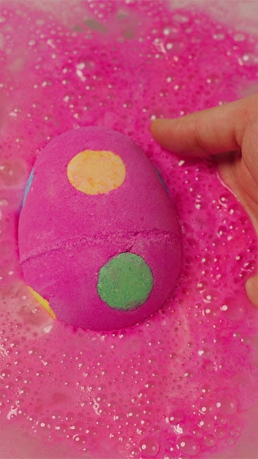 Story: Easter 24 - Eggs on Legs - Bath Bomb