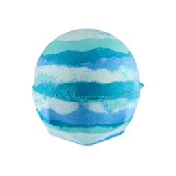 Easy Breezy. A spherical bath bomb with a geometric base features horizontal, wavy, layered stripes in varying shades of blue, teal, and pale aqua.